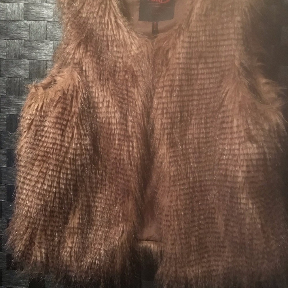 YOKI woman vest